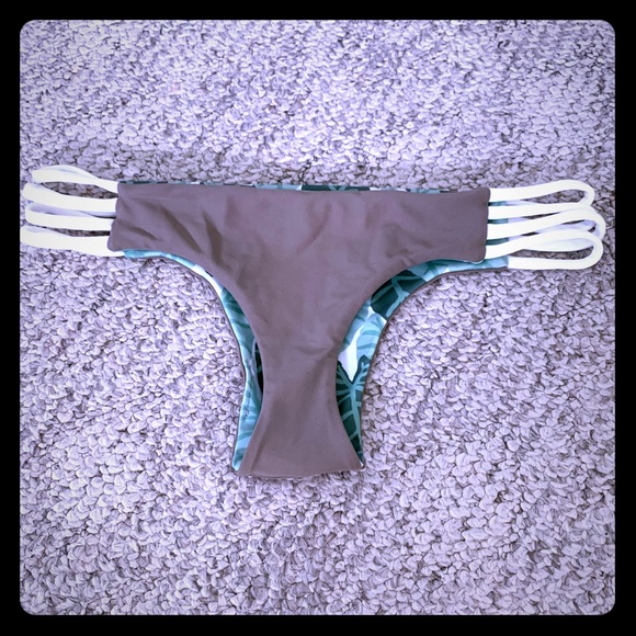 Kalokini Reversible Bikini Bottom - Picture 4 of 4